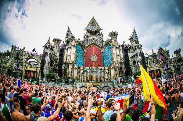 [WATCH NOW] Tomorrowland 2015 Live Video Streaming Day 1 Over 4 Stages