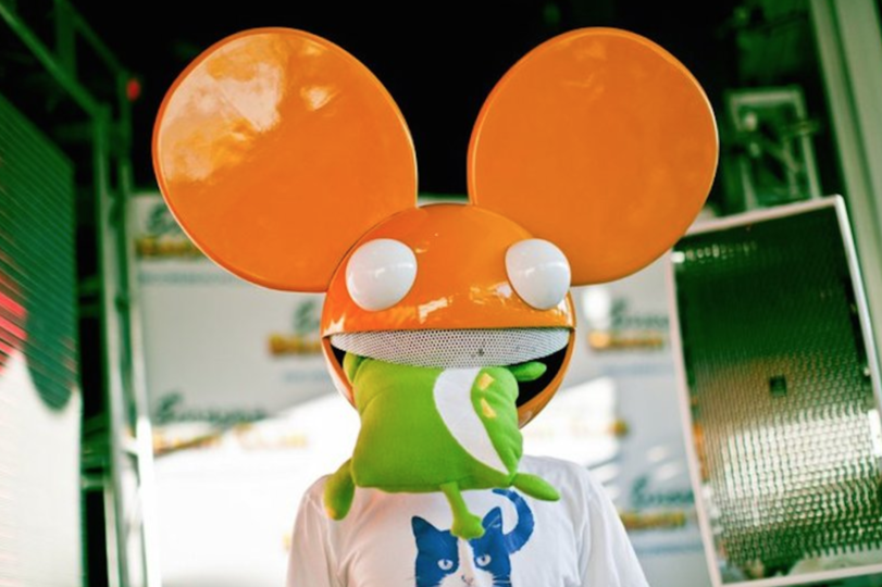 Deadmau5 gives back