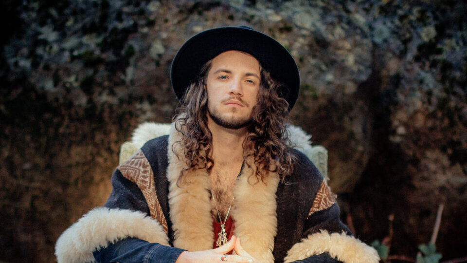 PREMIERE Akriza Puts A Trance Spin On Orenda Equanimous s Mystic 