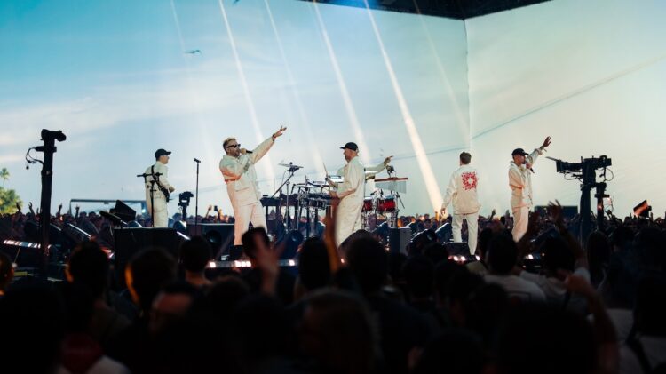 WhoMadeWho Tripolism